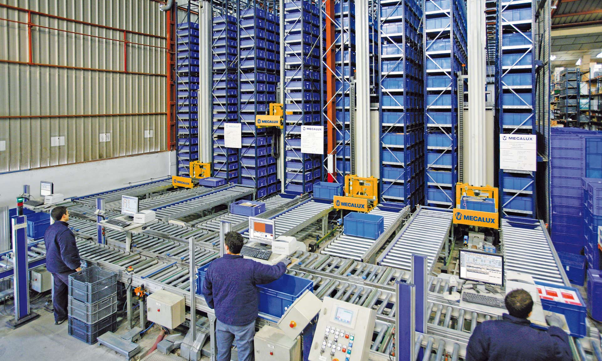 Goods-to-person: bringing products to operators