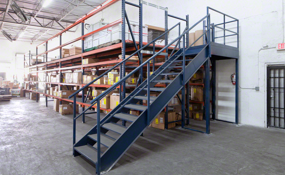 Interworld Freight’s mezzanine with shelving for picking