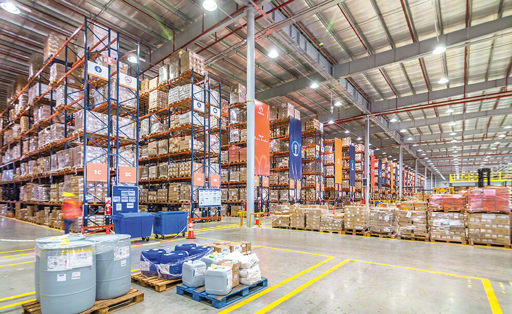 The warehouse, with a capacity for 18,176 pallets of 39