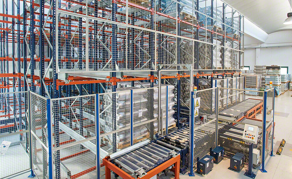 WMS controls stock and counts inventory in real-time