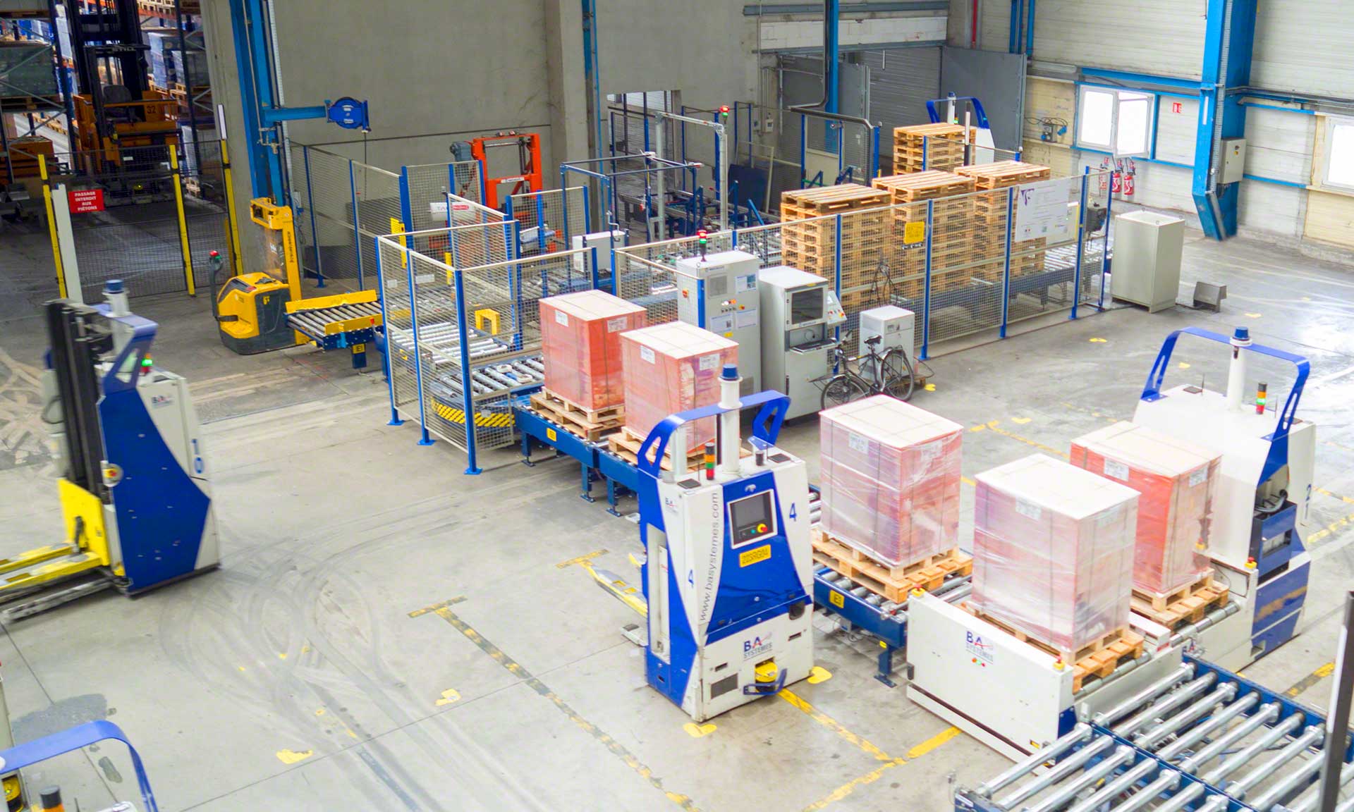 Automated forklifts speed up the internal transport of goods within a warehouse